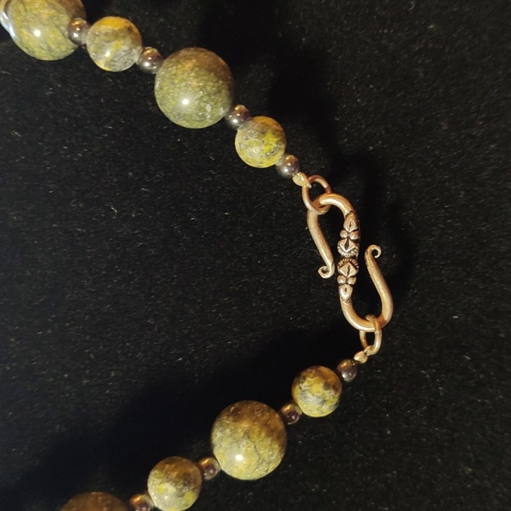 Stone Beaded Necklace & Stone Pendant - Picture 4 of 6